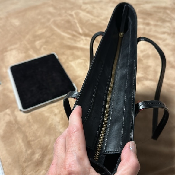 Kate‎ Spade Sawyer Street Smooth Leather Black Maxi Tote with Black Bow Tag - Picture 8 of 8